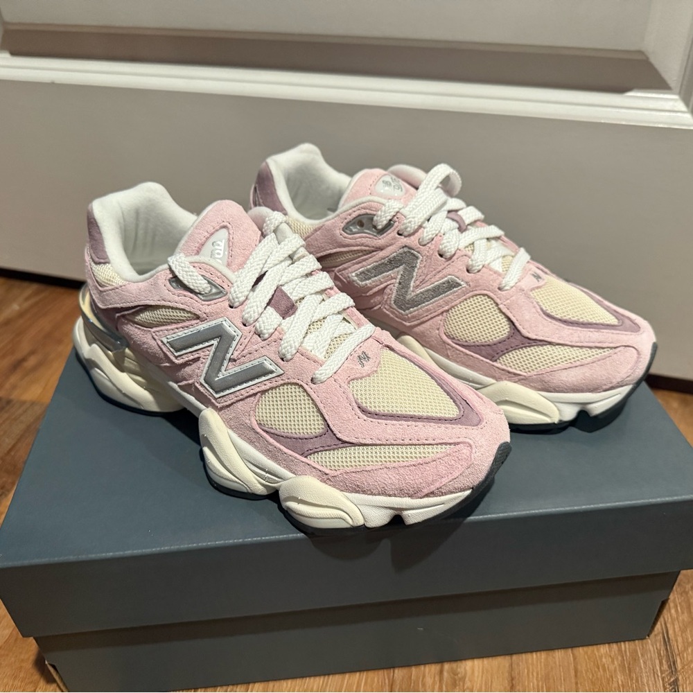 New Balance 9060 Pink Beige